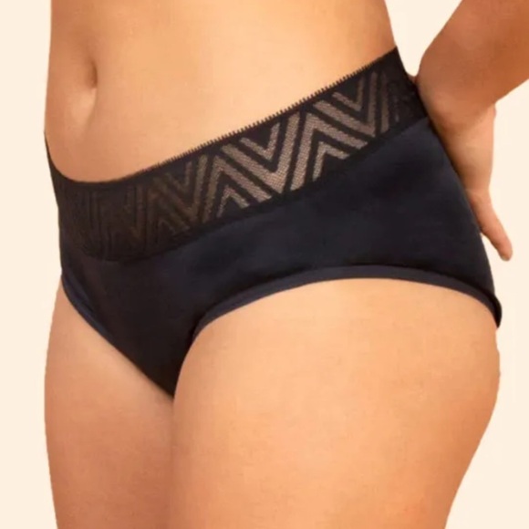 NWT Thinx Hiphugger Moderate Absorbency Lace Trim Underwear In Black - Picture 2 of 7